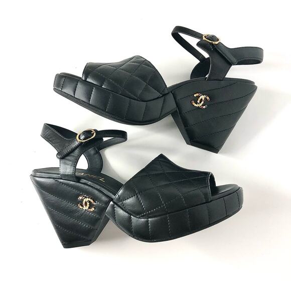 NIB Chanel 2024 Quilted Lambskin CC Logo Black Platform Wedge Sandals 39 - Picture 6 of 13